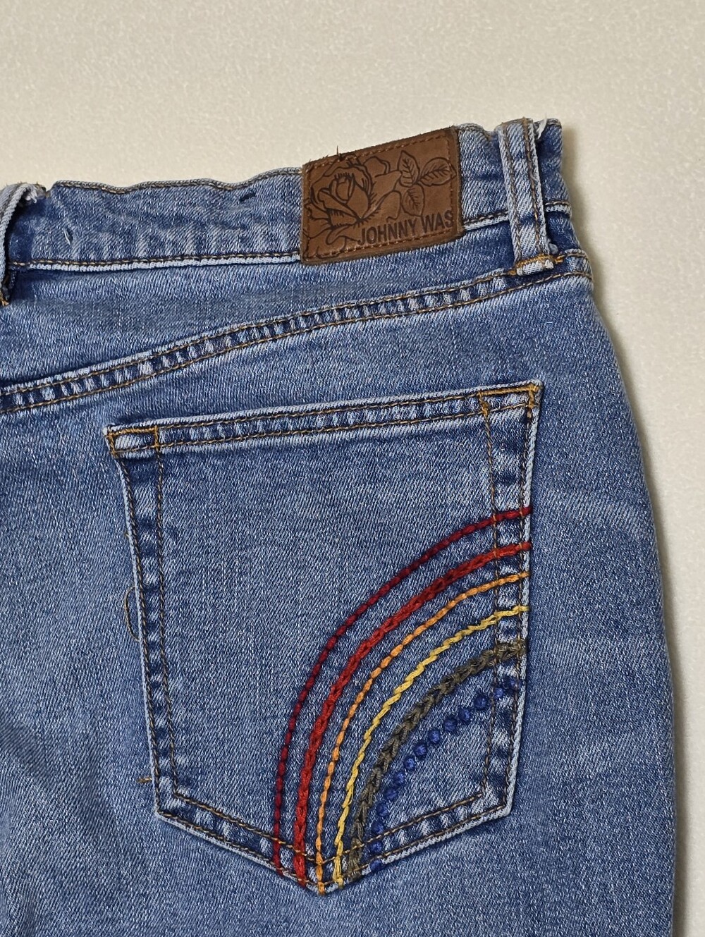 Johnny Was Embroidered Cropped Jeans Sz 28 Rainbow Boho Denim - Picture 3 of 5